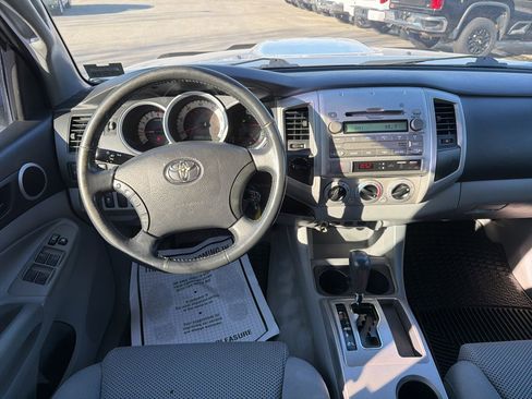 Used 2011 Toyota Tacoma 4WD Double V6 AT (Natl) w/ TRD Sport Pkg image 6