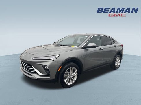 Used 2024 Buick Envista Preferred image 3