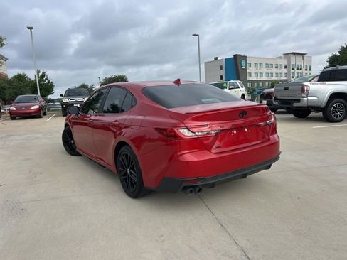 Used 2025 Toyota Camry SE w/ Convenience Package FWD image 6