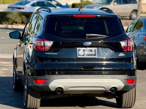 Used 2017 Ford Escape SE w/ SE Leather Comfort Package image 4