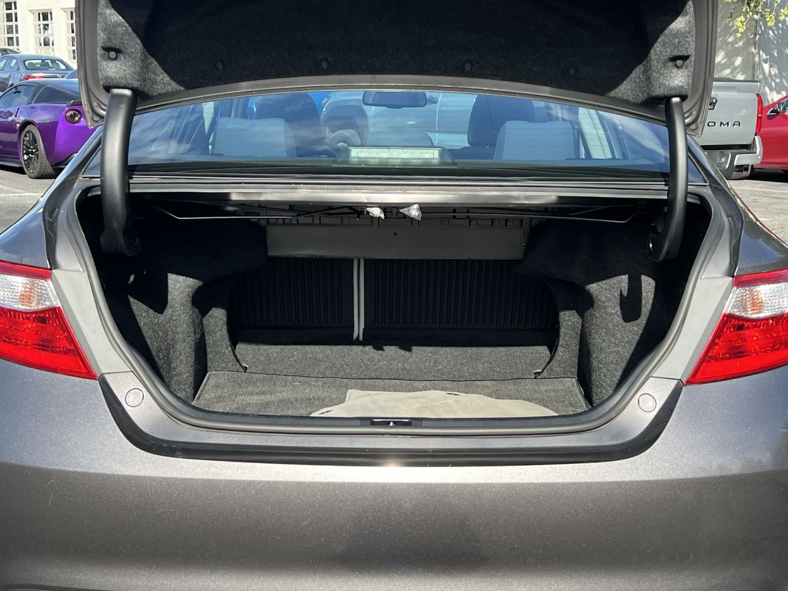 Used 2017 Toyota Camry XLE FWD image 40