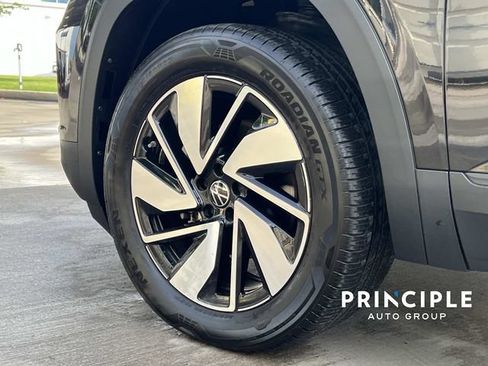 Used 2026 Volkswagen Atlas SE FWD image 7