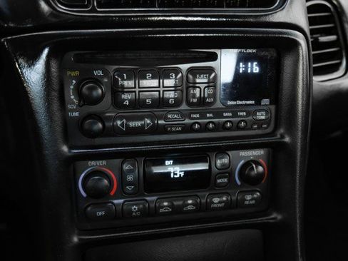 Used 2002 Chevrolet Corvette Z06 w/ Memory Pkg image 19