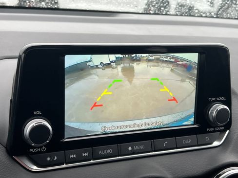 Used 2025 Nissan Sentra S image 19