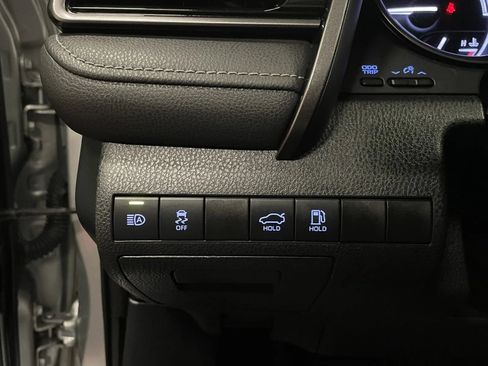 Used 2022 Toyota Camry SE image 25