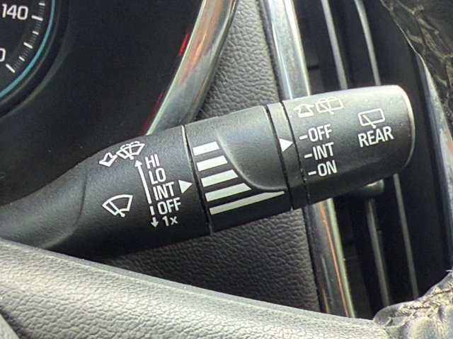 Used 2023 Chevrolet Equinox LT FWD image 25