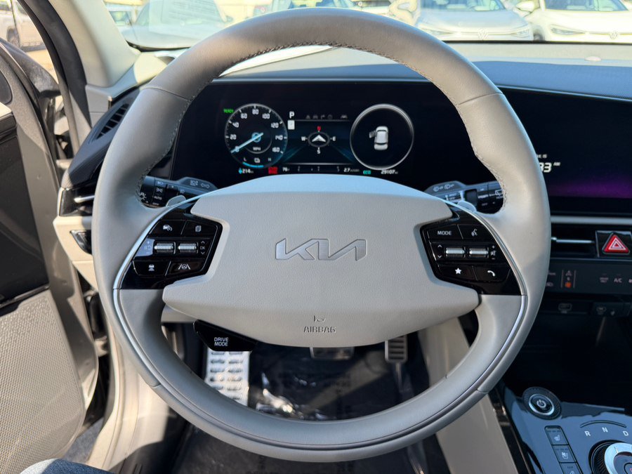 Used 2023 Kia Niro Wave w/ Wave Preserve Package FWD image 13