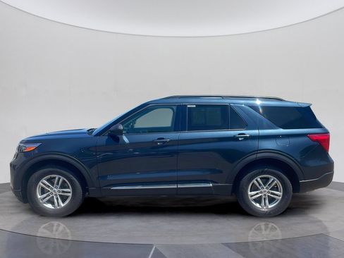 Used 2023 Ford Explorer XLT w/ Equipment Group 202A AWD/4WD image 3