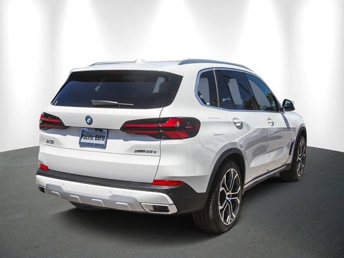 Used 2026 BMW X5 xDrive50e w/ Parking Assistance Package AWD/4WD image 6