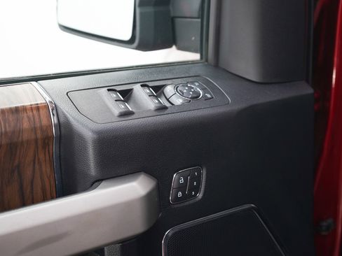 Used 2019 Ford F150 Lariat w/ Equipment Group 502A Luxury AWD/4WD image 22