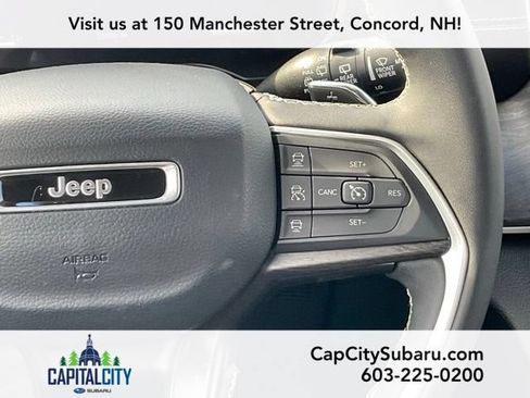 Used 2023 Jeep Grand Cherokee Limited AWD/4WD image 21