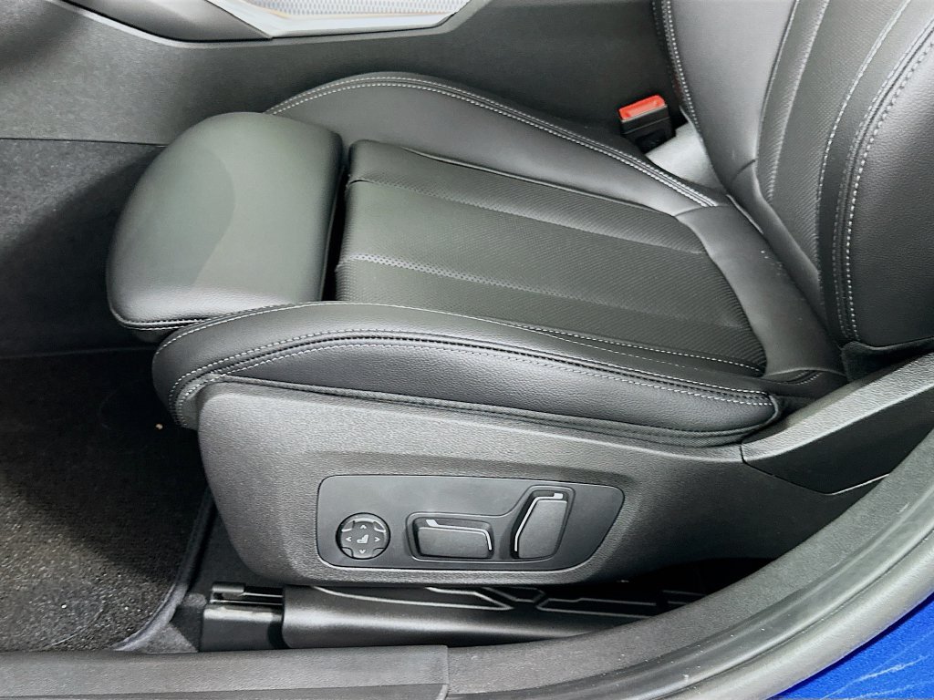 Used 2026 BMW 330i Sedan w/ M Sport Package RWD image 21