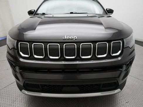 Certified 2022 Jeep Compass Limited image 21