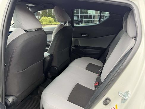 Used 2019 Toyota C-HR XLE FWD image 15