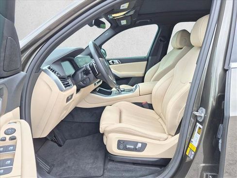 Used 2022 BMW X5 xDrive45e w/ Climate Comfort Package AWD/4WD image 16