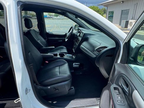 Used 2019 Dodge Grand Caravan GT FWD image 15
