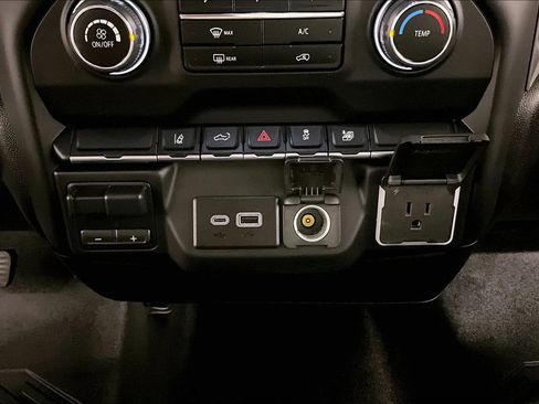 Used 2024 Chevrolet Silverado 2500 Custom w/ Custom Convenience Package AWD/4WD image 17