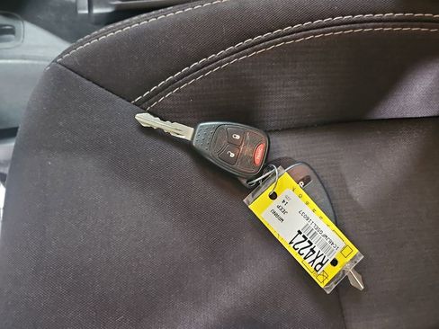 Used 2014 Jeep Wrangler Unlimited Rubicon w/ Connectivity Group image 27