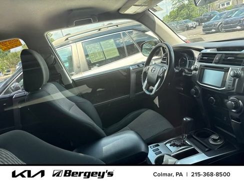 Used 2017 Toyota 4Runner SR5 AWD/4WD image 12