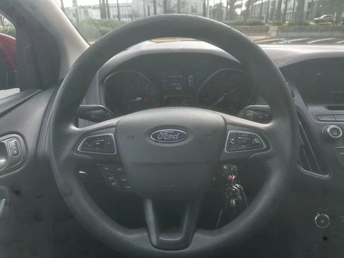 Used 2017 Ford Focus SE image 14