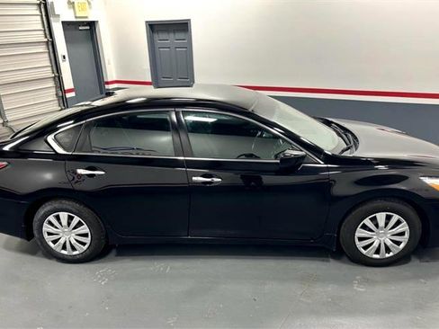 Used 2014 Nissan Altima 2.5 S w/ Display Audio Package image 11