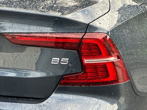 Used 2023 Volvo S60 B5 Plus w/ Climate Package image 34