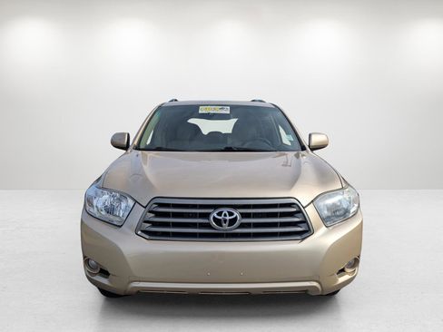 Used 2010 Toyota Highlander SE image 2