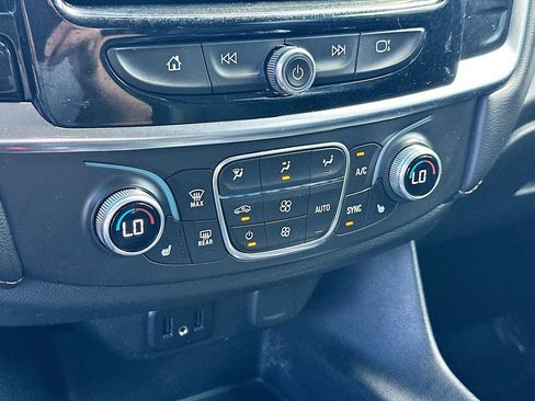 Used 2021 Chevrolet Traverse LT AWD/4WD image 15