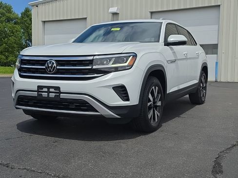 Used 2022 Volkswagen Atlas Cross Sport SE FWD image 3