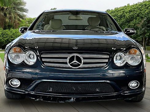 Used 2007 Mercedes-Benz SL 550 w/ AMG Sport Pkg image 2