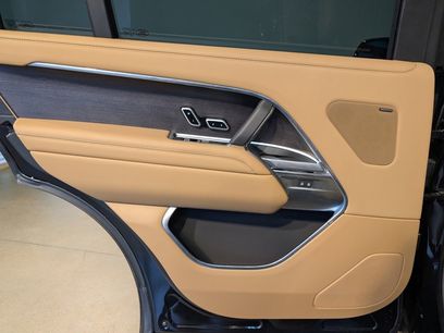 Used 2025 Land Rover Range Rover Long Wheelbase SE