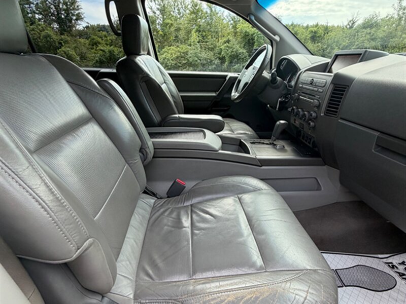 Used 2004 Nissan Armada LE w/ (DVD) Technology Pkg (LE) AWD/4WD image 19