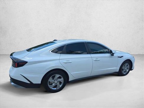Used 2025 Hyundai Sonata SE FWD image 4
