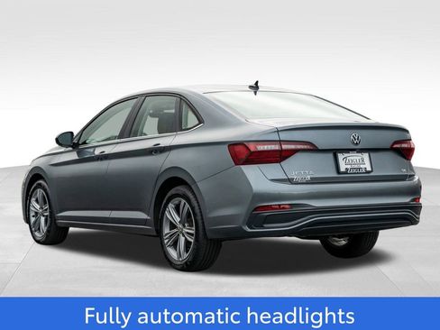 Used 2024 Volkswagen Jetta SE image 5