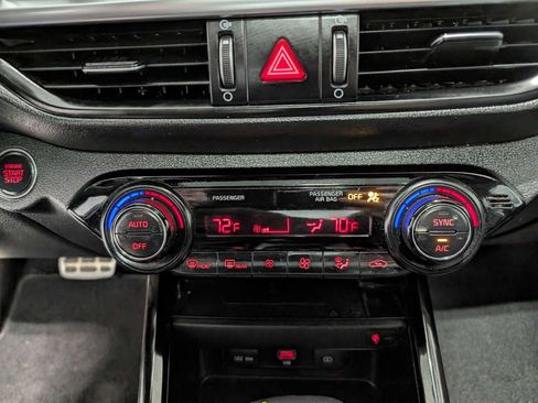 Used 2022 Kia Forte GT-Line w/ GT-Line Premium Package image 30