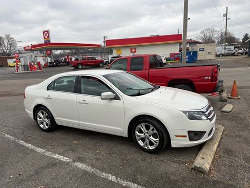 Used 2012 Ford Fusion SE image 2