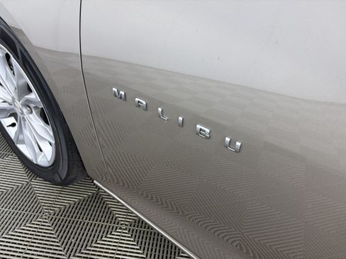 Used 2024 Chevrolet Malibu LT FWD image 17
