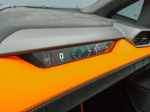Used 2025 Lamborghini Revuelto AWD/4WD image 81