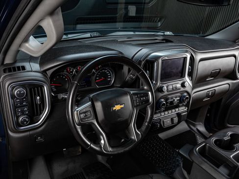 Used 2020 Chevrolet Silverado 1500 LT w/ Fleet Comfort Package AWD/4WD image 16