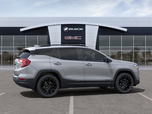 New 2024 GMC Terrain SLE w/ Driver Convenience Package FWD image 5