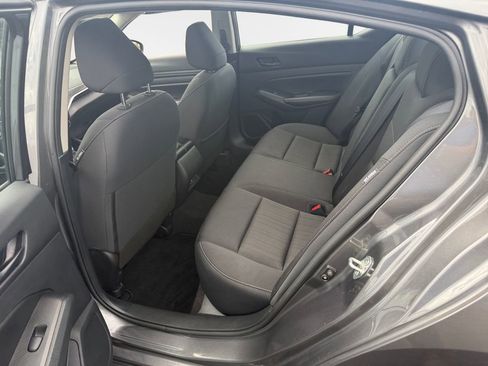 Used 2024 Nissan Altima 2.5 SV w/ SV Premium Package FWD image 19