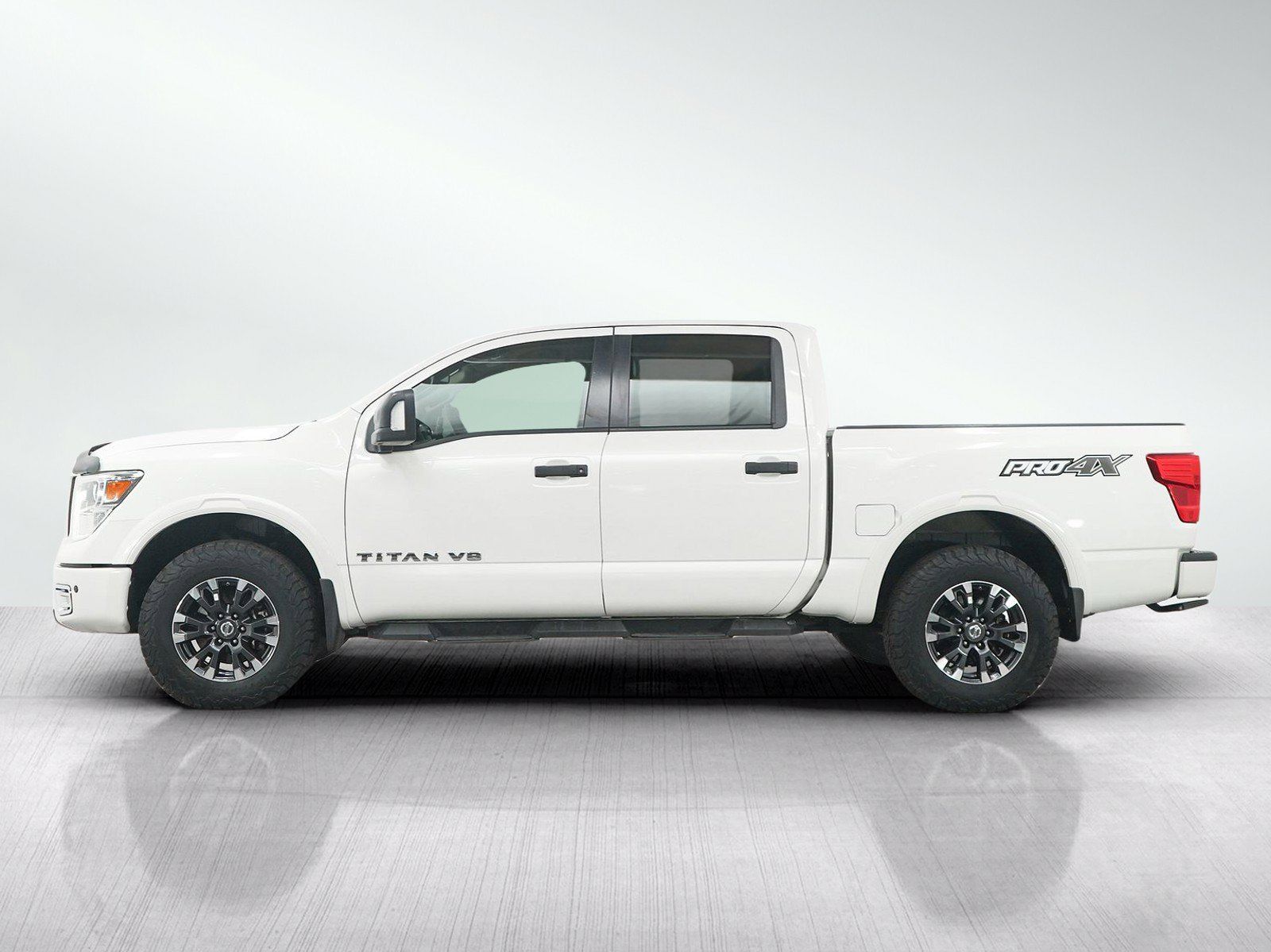 Used 2019 Nissan Titan PRO-4X w/ Pro-4x Convenience Package AWD/4WD image 3