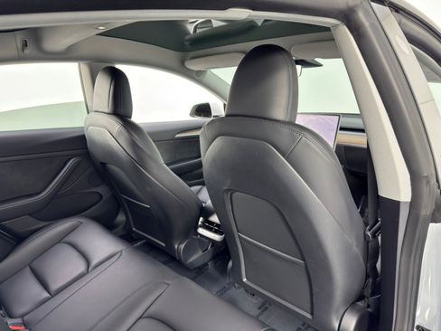 Used 2022 Tesla Model 3 Long Range image 37