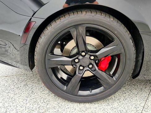Used 2017 Chevrolet Camaro SS RWD image 9