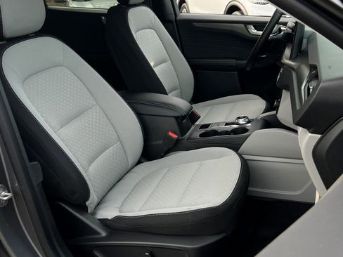 New 2026 Ford Escape Active w/ Active Premium Tech Pack image 8