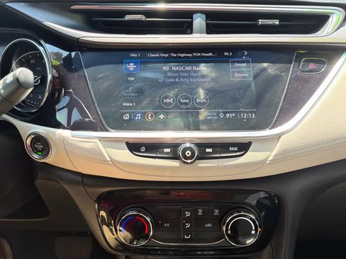 Used 2021 Buick Encore GX Preferred w/ Sport Touring Package FWD image 27