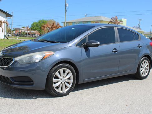 Used 2016 Kia Forte LX w/ LX Popular Plus Package image 2