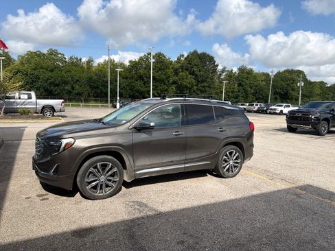 Used 2019 GMC Terrain Denali w/ Advanced Safety Package AWD/4WD image 1
