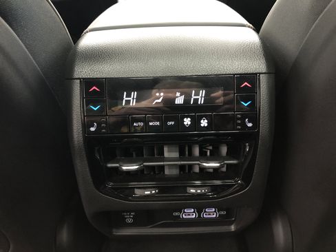 Certified 2025 Jeep Grand Cherokee Summit w/ Luxury Tech Group V image 14