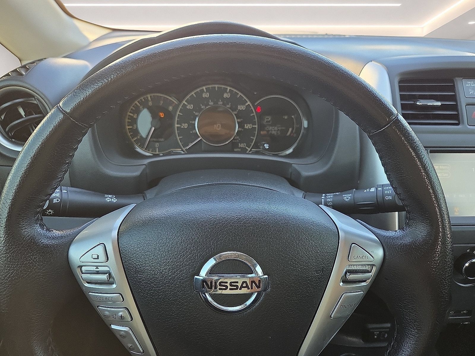 Used 2019 Nissan Versa Note SV FWD image 4